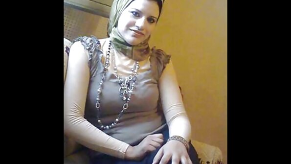 Er küsste meine Frau auf den Mund. pornos von älteren frauen