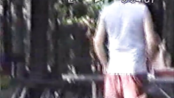 Maschenka verwandelte reife pornos ihre Muschi in einen Computer