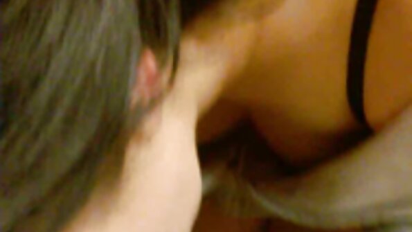 Zusammen mit seiner Frau kam er zum russischen Gruppensex zu einem Nachbarn kostenlose pornofilme mit älteren frauen