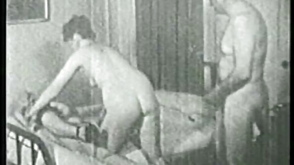 Bruder schleicht sich deutsche reife pornos an seine Schwester im Badezimmer, um sie zu küssen und abzuspritzen