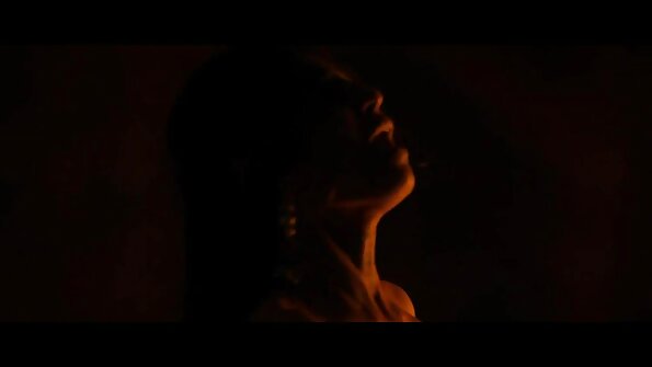 Er küsste sie fest und stellte sich auf sie sexfilme frauen ab 50
